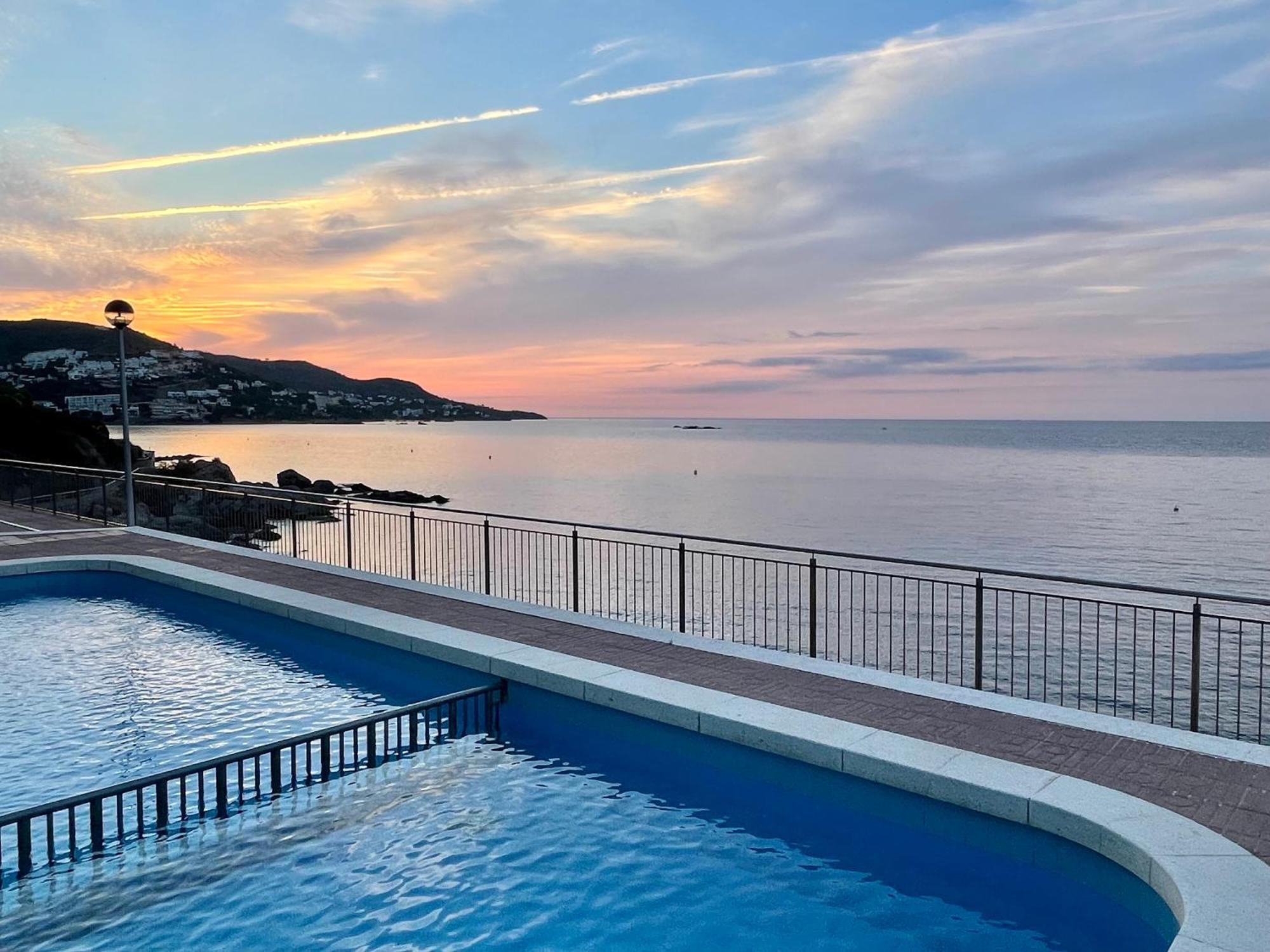 Magnifique Appartement En Front De Mer, Caneylles روساس المظهر الخارجي الصورة
